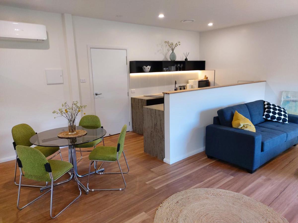 Empty Nest Apartment Penguin Bagian luar foto