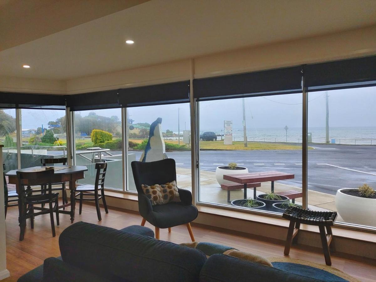 Empty Nest Apartment Penguin Bagian luar foto